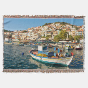 Hamn med fiskefartyg i Plomari, Lesvos, Grekland Filt
