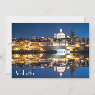 Hamnen i den gamla staden Valletta på natten Postc