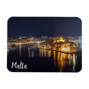 Hamnen i Malta belyses nattetid Magnet