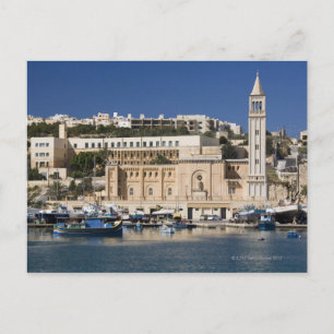 Hamnen och kyrkan i Marsaskala på Vykort
