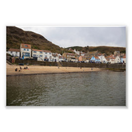 Hamnutblick över Staithes by Fototryck