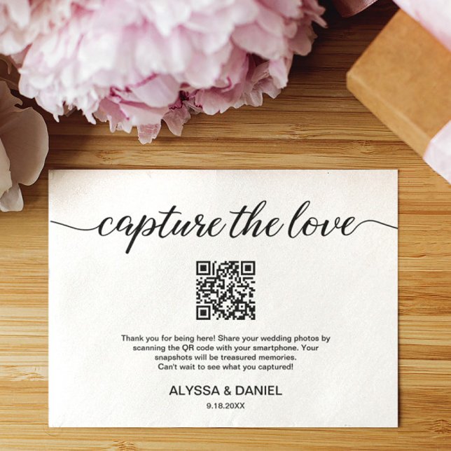 Hämta fotodelning av kärlek QR-koden bröllop Inbjudningar (Capture the Love QR code smaller enclosure wedding photo share card.)