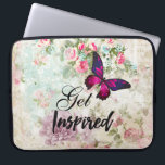 Hämta inspirerad offert och Rosa Butterfly Shabby  Laptop Sleeve<br><div class="desc">Ett laptop sleeve med talesättet: Blev inspirerad. Ord-inspirationen är skriven i ett skript av coolan trendig. Designad med en elegant rosa magenta-fjäril med lila accents. Bakgrunden är en bräcklig kollage av vintagar med rosa ros och annat dekorativt inslag. En charmig vibb.</div>