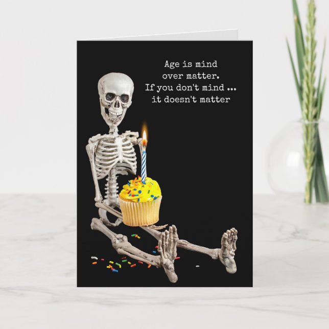 Hämta Older Skeleton Birthday Cuptårta Kort (Framsida)