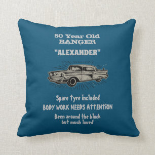 Hämtar gamla 50-årsjubileum Joke Vintage bil ynj Kudde