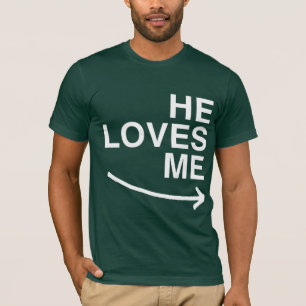 Han älskar mig (höger) - .png t-shirt