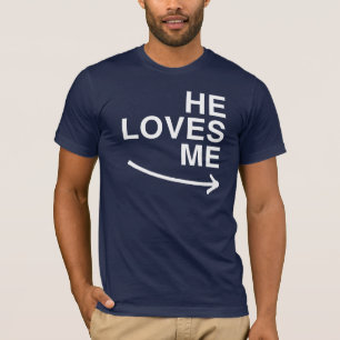 Han älskar mig (höger) - .png t shirt