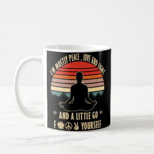 Han är främst fredens kärlek och ljusets, yoga T-S Kaffemugg