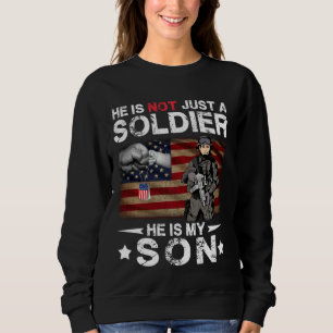 Han är inte bara en soldat han är min son t shirt