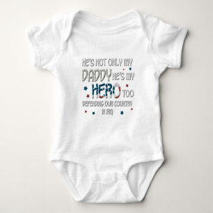 Han är inte bara min pappa utan också min Hero T Shirt