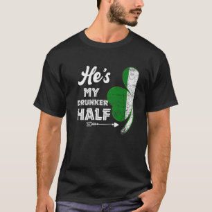 Han är min doktor som dricker lite Shamrock Patr. T Shirt