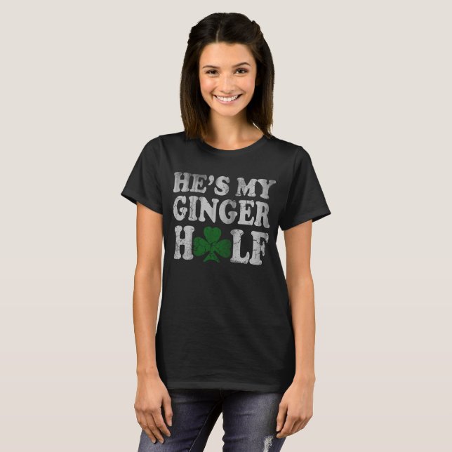 Han är min ljust rödbrun halva parst patrick's day tee (Hel framsida)