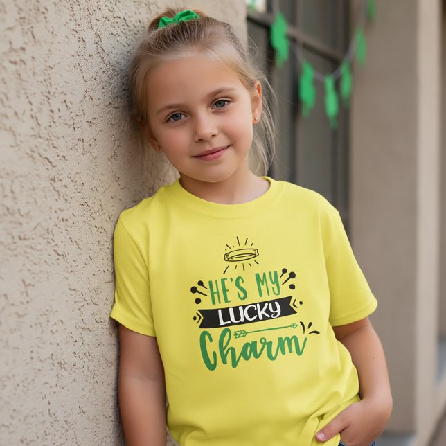 Han är min lyckosymbol St Patrick T-Shirt för barn (Skapare uppladdad)