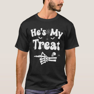 Han är min present Skelett Par Matchande Par Hallo T Shirt