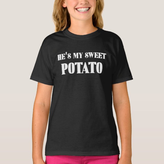 Han är min sötpotatis t shirt (Framsida)