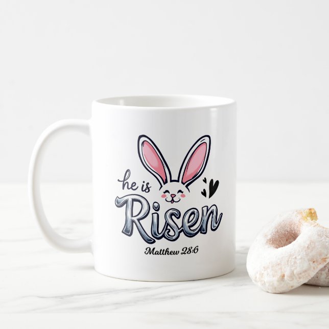 Han är Risen Bunny Glad påsk Kaffemugg (Med munk)