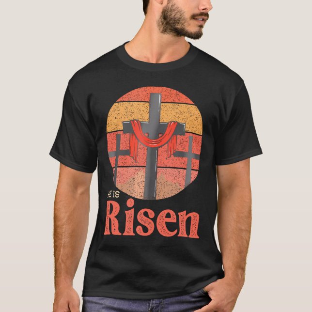 Han är Risen Jesus Påsk Christian Religiösa T Shirt (Framsida)