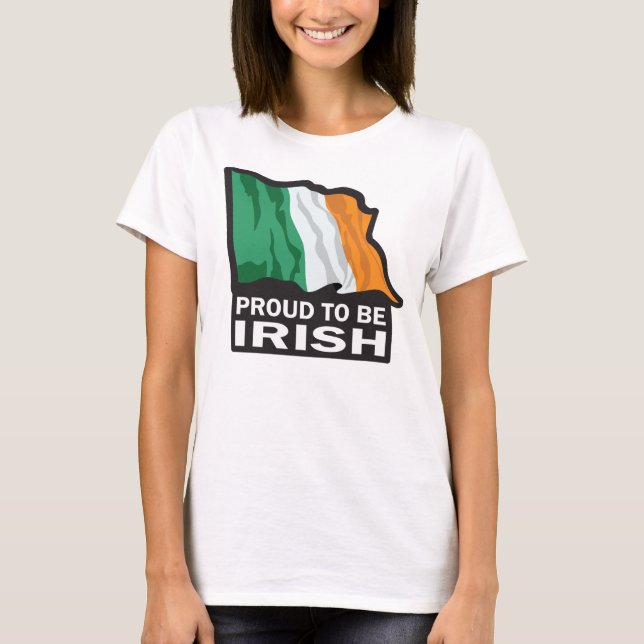 Han är stolt över att vara irländska/St. Patrick's Tee Shirt (Framsida)