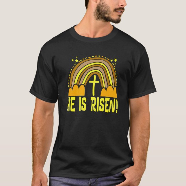 Han är uppstånden regnbåge påsk trendig söt katols t shirt (Framsida)