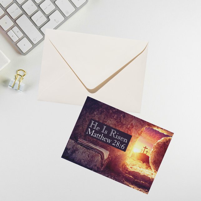 Han är Uppstånden Tre Kors Tom Grav Utskrivbar Julkort (He Is Risen Three Crosses Empty Tomb Printable Holiday Card)