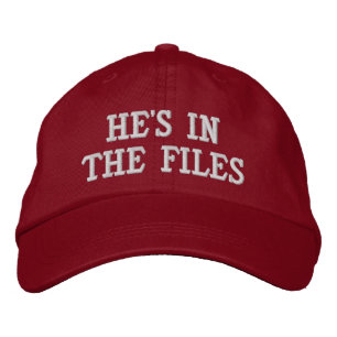 Han finns i filerna broderad keps