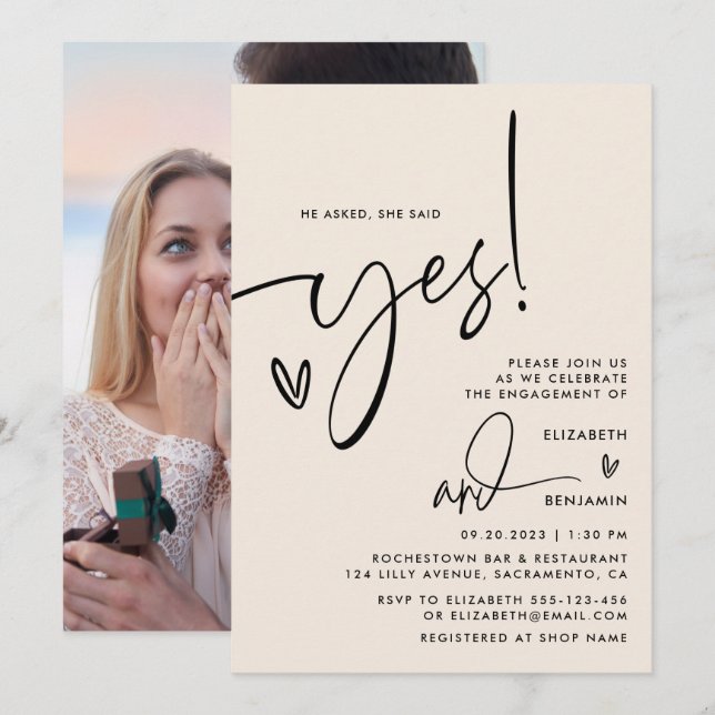 Han frågade henne om Förlovningsfest Photo Inbjudningar (Fram/baksida)