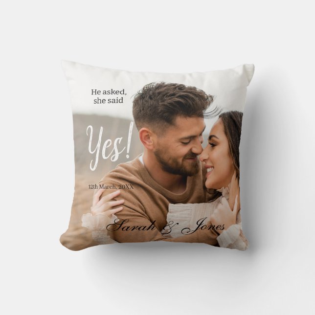 Han frågade hon sa ja förlovning enkel fotoläge kudde (Framsida)