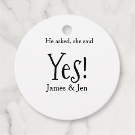 Han frågade hon sa ja förlovningsfest namn enkelt gåvor etiketter