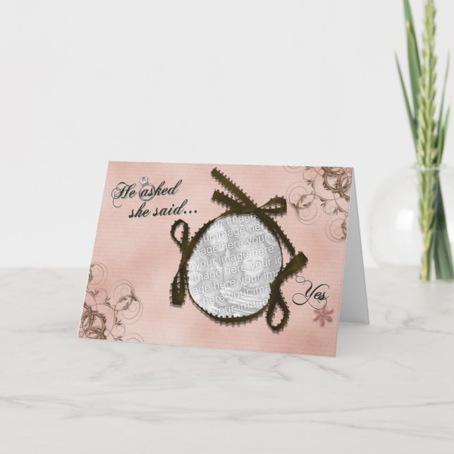 Han frågade, sade hon ja fotoramkortet helgkort (Framsida)