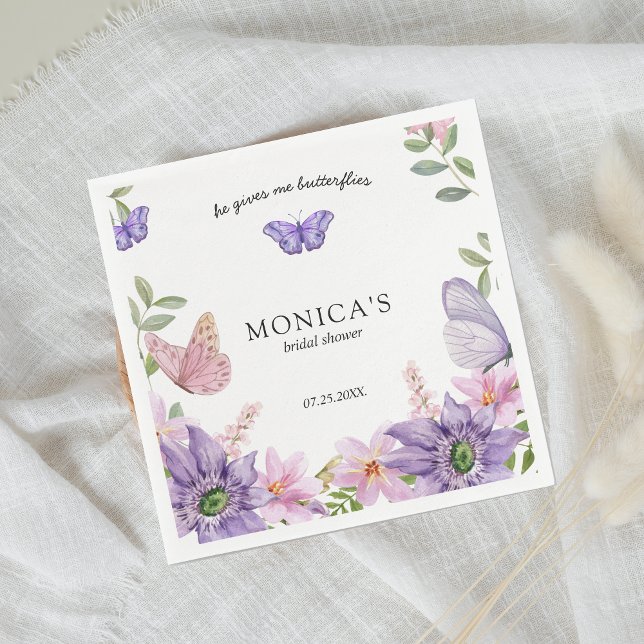 Han ger henne fjärilar Bröllopsfest Elegant Pappersservett (he gives her butterflies bridal shower napkins)