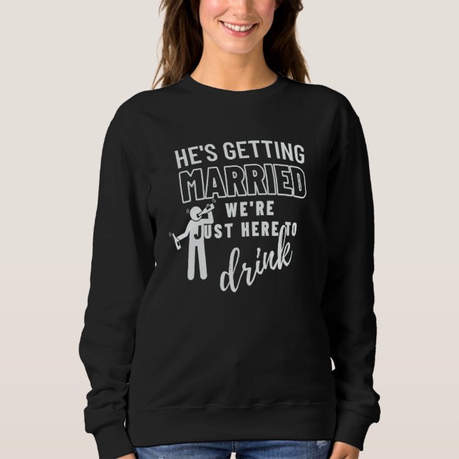Han Giftar Sig Bröllopsfest Speningsfest  T Shirt (Framsida)