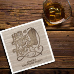 Han Gifter sig Cowboy Western Bachelor Party Pappersservett<br><div class="desc">Tillsätt lite rustik stil till sin bachelor-fest med de här anpassningsbar cocktail-blöjorna. Den söta westerna temadesignen har en träklippsgrafik med en cowboybock och en lassorep som bildar en hjärtform. Texten är skriven med vintage och lyder: Han är Gifter sig! Det finns utrymme för hans namn och datumet för party.</div>