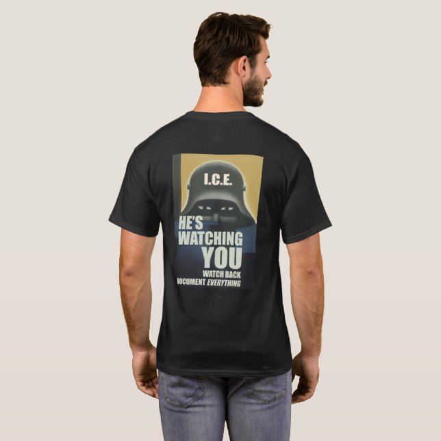 Han iakttar dig 2026 - Bakre tryck T Shirt (Hel baksida)