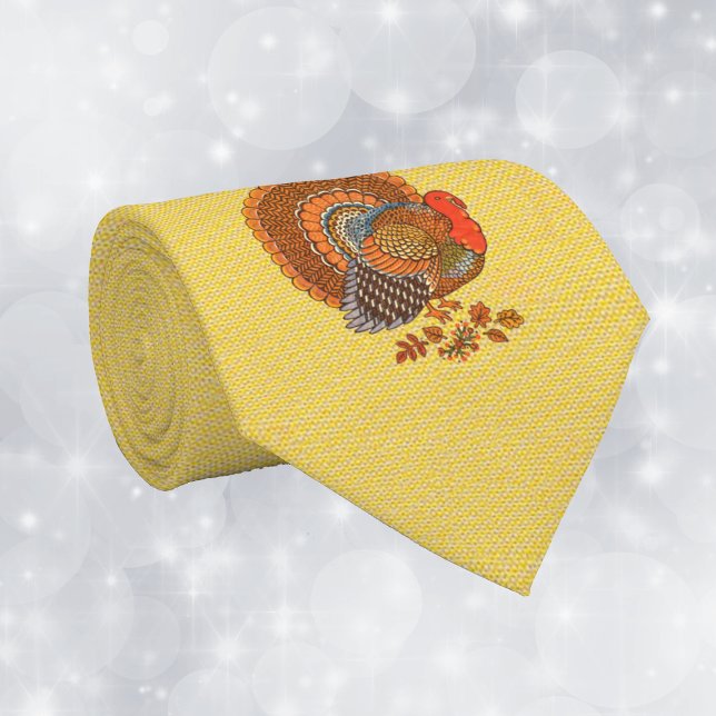 Han kalkon solfjädrad svans lämnar guldgul slips (Male turkey fanned tail brown orange feathers in Fall leaves gold yellow Thanksgiving mens necktie.)