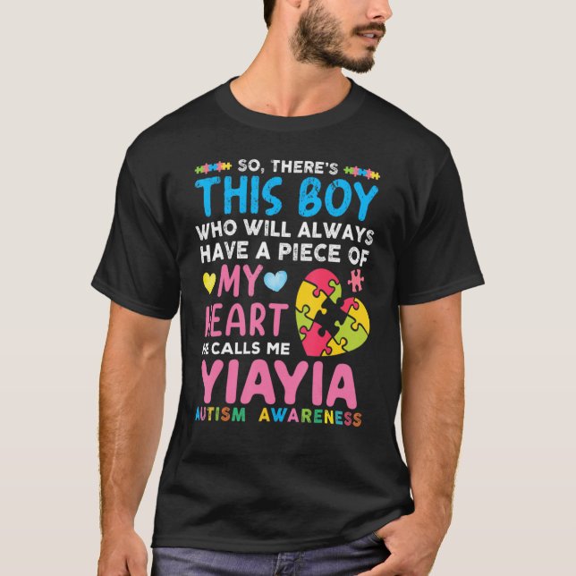 Han kallar mig Yiayia Autism Awarene T Shirt (Framsida)