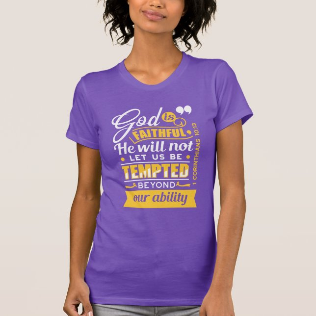 Han låter dig inte frestas – Bibelvers T Shirt (Framsida)