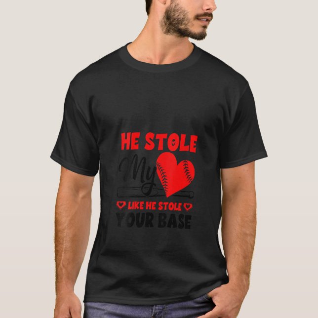 Han stjäl mitt hjärta som han stjäl din bas t shirt (Framsida)