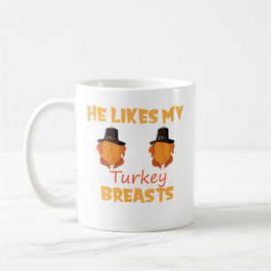 Han tycker om mitt Turkiet och sprider lite matcha Kaffemugg