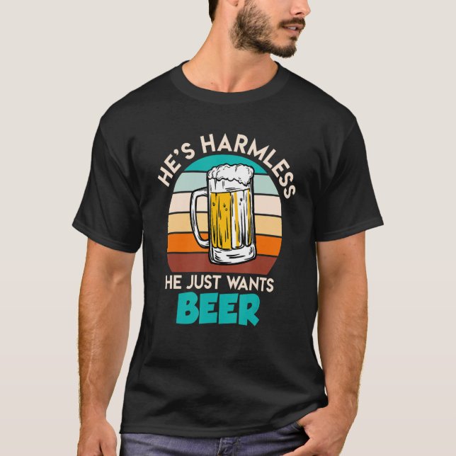 Han vill inte ha mer öl. t shirt (Framsida)