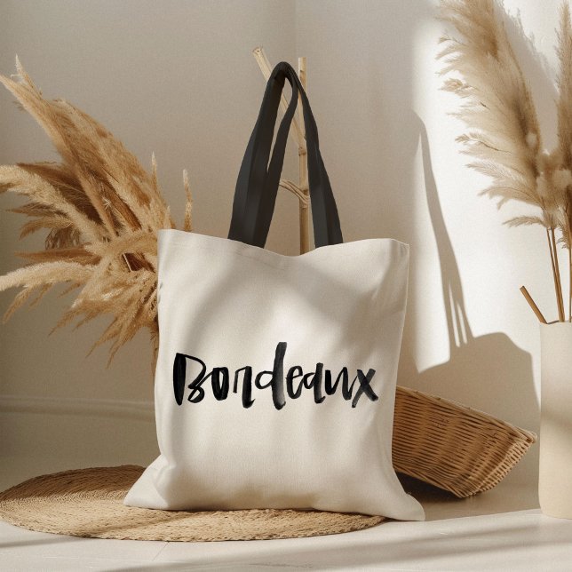 Hand Lettered Bordeaux Tygkasse (Watercolor hand lettered Bordeaux market tote bag.)
