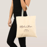 Hand Paked Stil | Maid of honor Tote Tygkasse<br><div class="desc">Handmålat stil-typsnitt för ord "Maid of honor". Utformningen kompletterar vattenfärgens blommigt. Om du vill göra ytterligare anpassningar klickar du på knappen "Anpassa" och användor verktyg som är utformat för att ändra mallen. Texten stilar och färg kan ändras. Om du föredrar en annan papper eller papper klippning kan du ändra markeringen....</div>