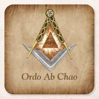 Hand plockade kvadrat och kompass med alla sittand underlägg papper kvadrat