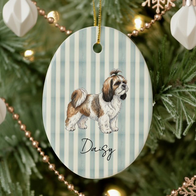 Hand plockade Pet Porträtt Watercolor Shih Tzu Julgransprydnad Keramik (Celebrate the holidays with this timeless, vintage striped pet portrait! )