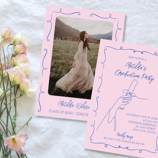 Hand plockade Rosa och blå foto-Studentfest Inbjudningar (Hand Drawn Pink & Blue Photo Graduation Party Invitation class 0f 2024)