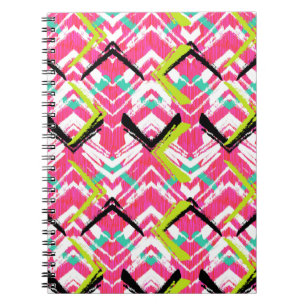 Hand plockade Rosa Zig Zag Mönster Anteckningsbok Med Spiral