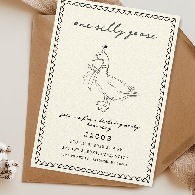 Hand plockade Scribble Ett Fånig går på födelsedag Inbjudningar (One Silly Goose Hand Illustrated 1st Birthday Invitation Quirky Unique Aesthetic Boy Girl)