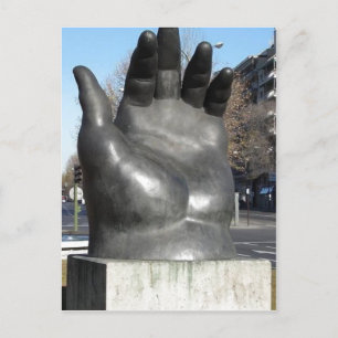 Hand. skulptur av Fernando Botero (b. 1932) in t Vykort