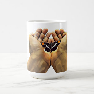 hand som håller butterfly digital natur konst kaffemugg