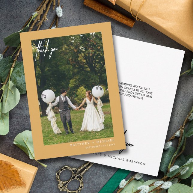Handbevarad modern fotomustard-Gult Tack Kort (Modern elegant hand written wedding thank you card for the minimalistic bride.)