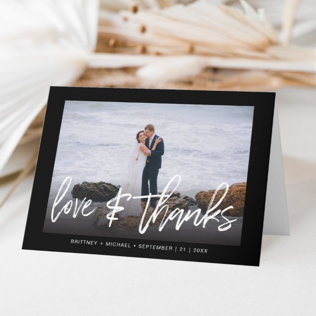 Handbevarad Modern Photo Kärlek och tack Black Kort (A simple and elegant way to say thank you with a personal touch by adding a wedding photo.)